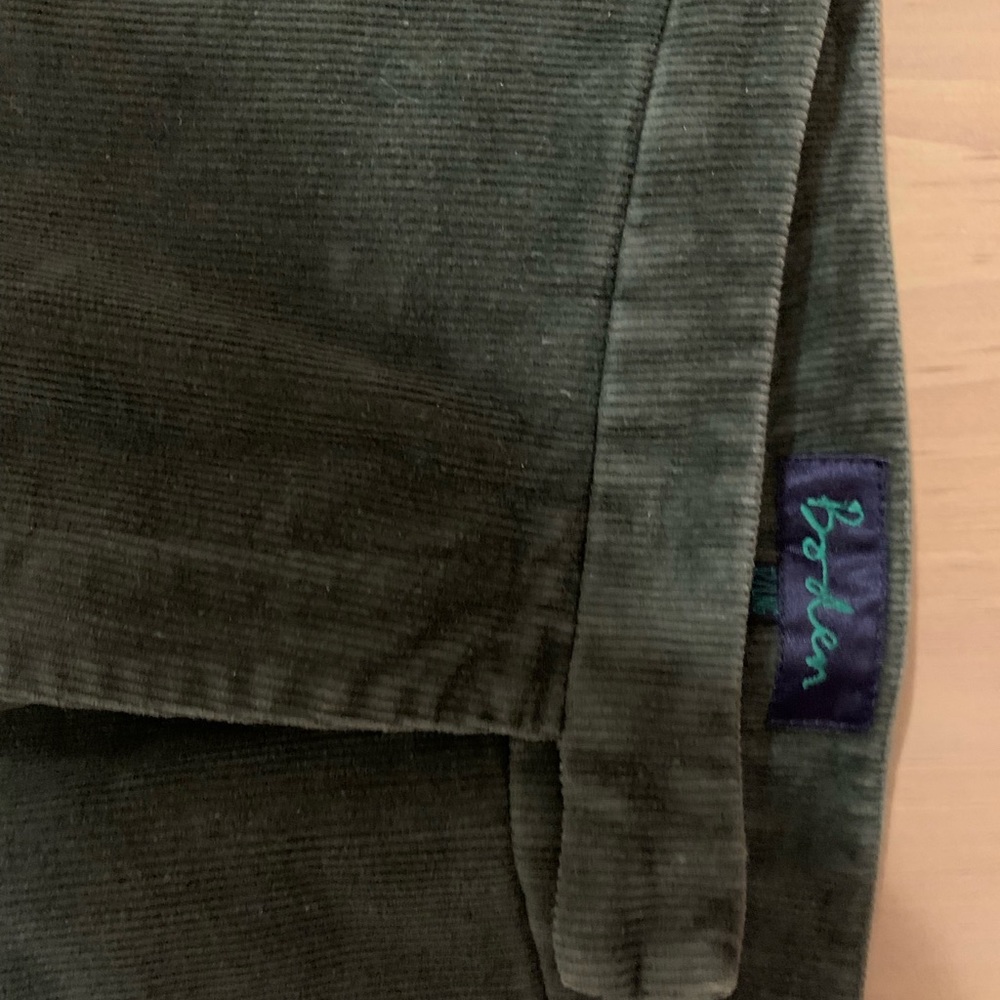 Holiday pants! dark green corduroy. 9inch inseam.Straight leg.9.25 leg opening